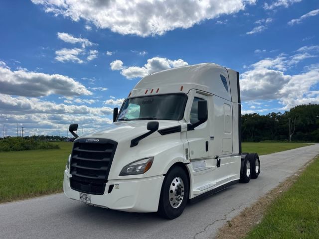 2022 Freightliner cascadia 126