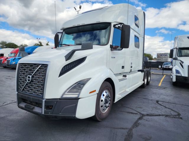 021 Volvo VNL64T860