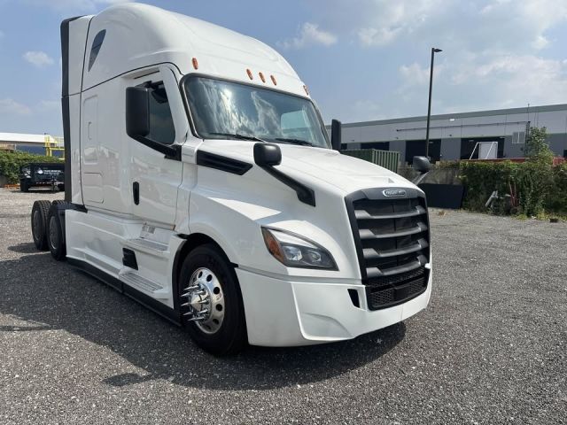 2023 Freightliner Cascadia 126