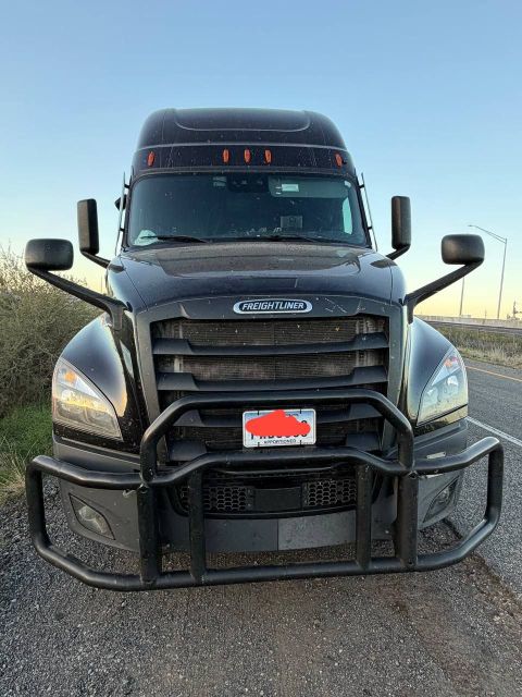 2021 Freightliner Cascadia – Ready to Work, No Issues!