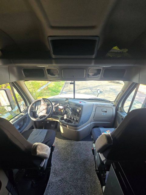 2018 Freightliner Cascadia – Runs Perfect, $22,000 Negotiable